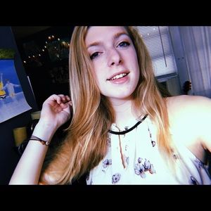 Meet your Posher, Elizabeth